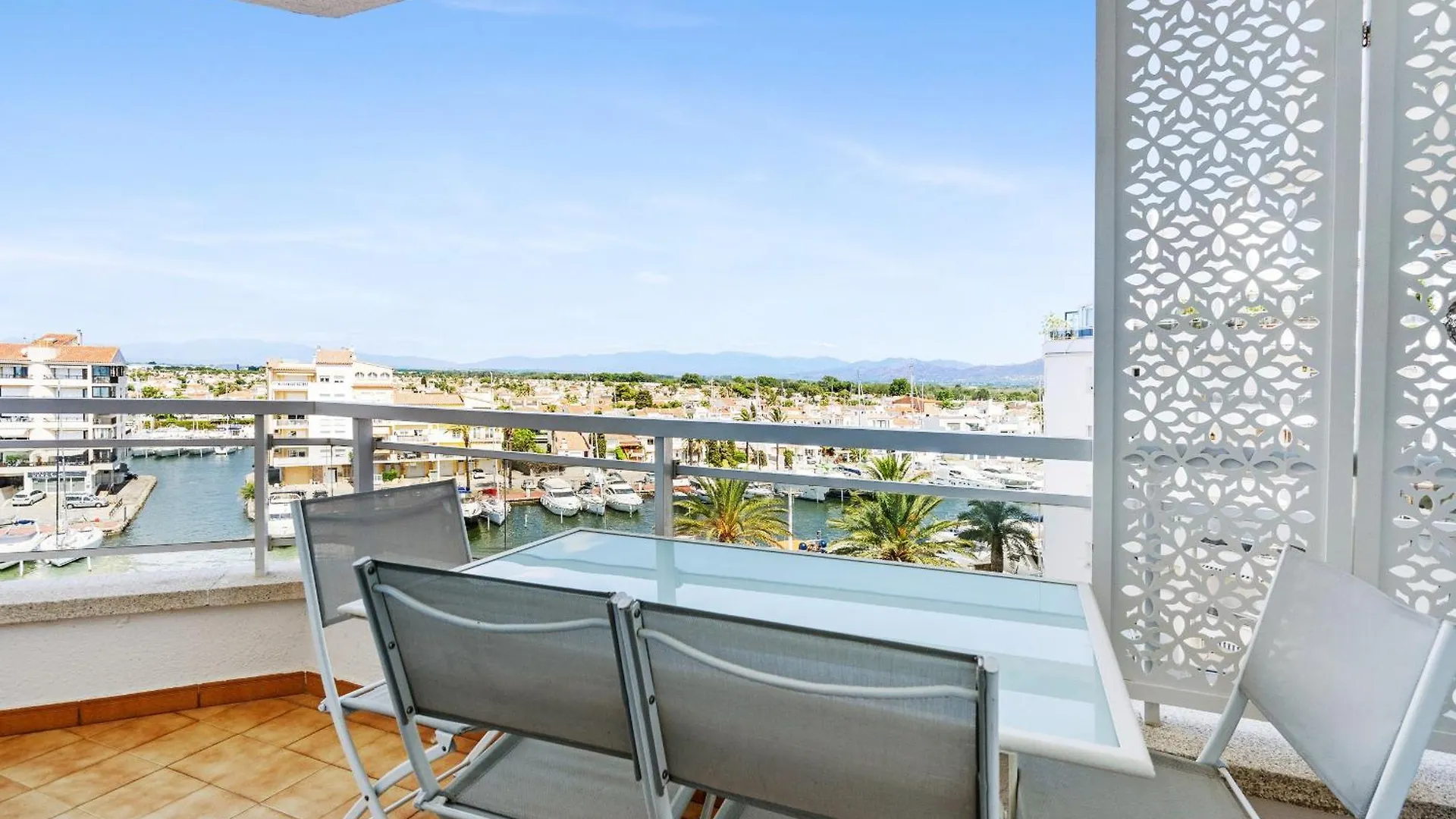 Welcs Apartamento 095 Emp Con Vistas Al Canal Ampuriabrava 0*,